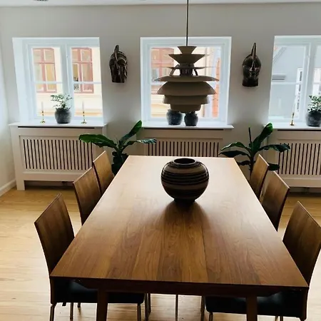 Luxury In The Heart Of דירה