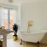 Luxury In The Heart Of *
